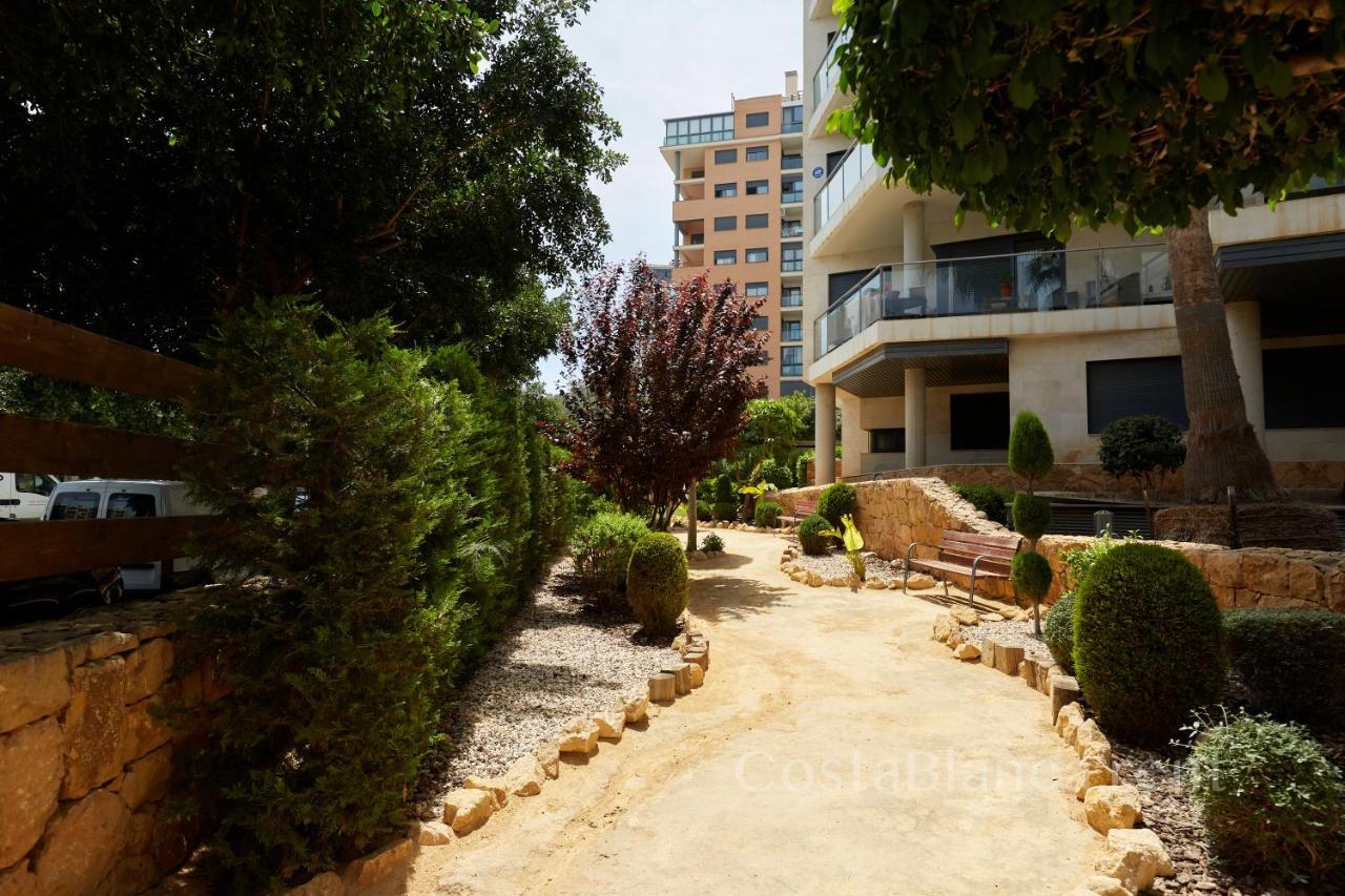 Luxurious, Newly-Renovated Large 2-Bedroom Condo By The Beach Benidorm Bagian luar foto
