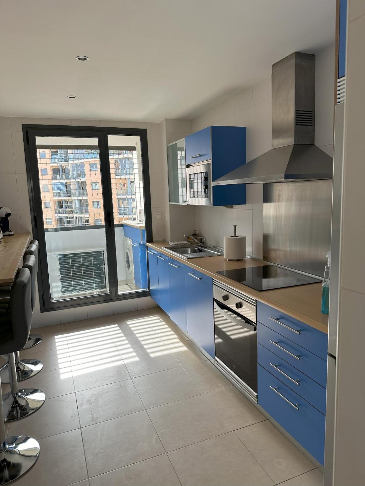 Luxurious, Newly-Renovated Large 2-Bedroom Condo By The Beach Benidorm Bagian luar foto