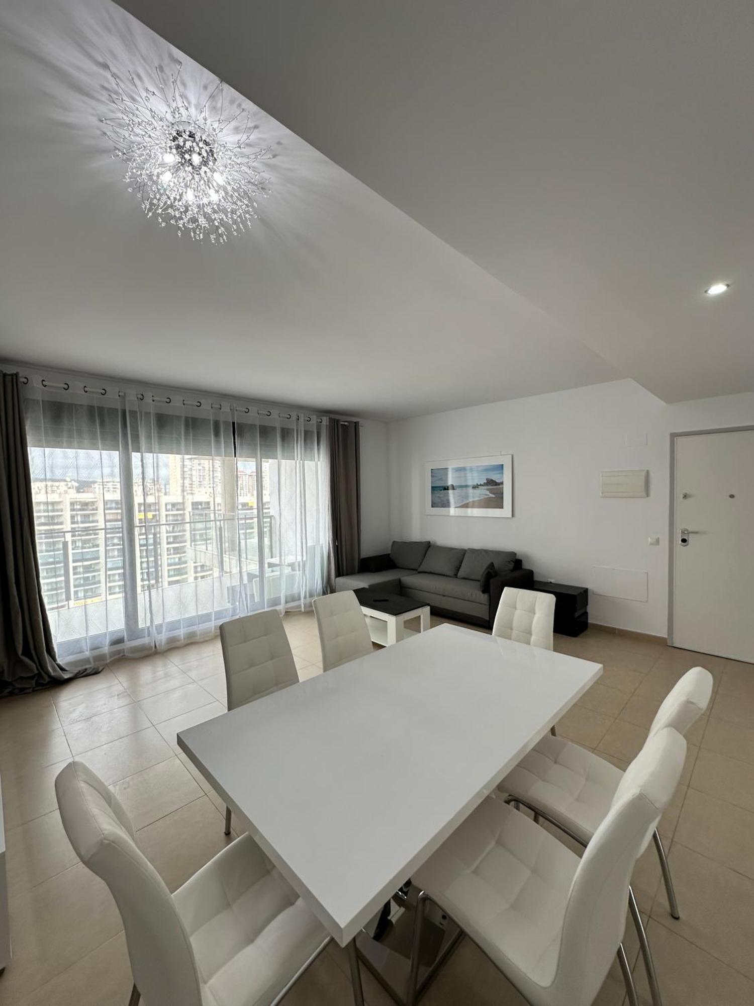 Luxurious, Newly-Renovated Large 2-Bedroom Condo By The Beach Benidorm Bagian luar foto